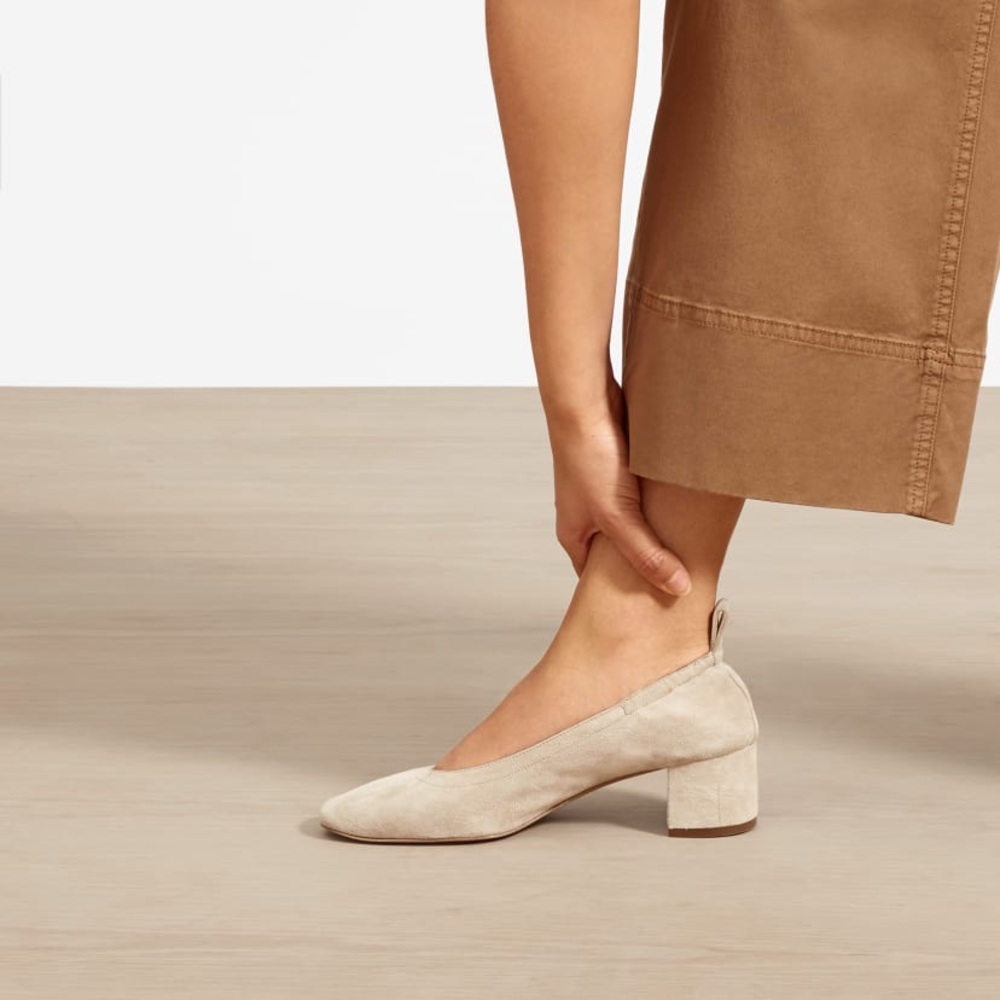 Everlane The Italian Leather Day Heel suede cream size 9